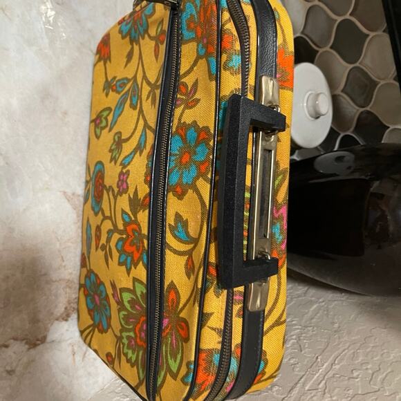 Vintage floral mini retro  suitcase 14” fantastic - Picture 3 of 10